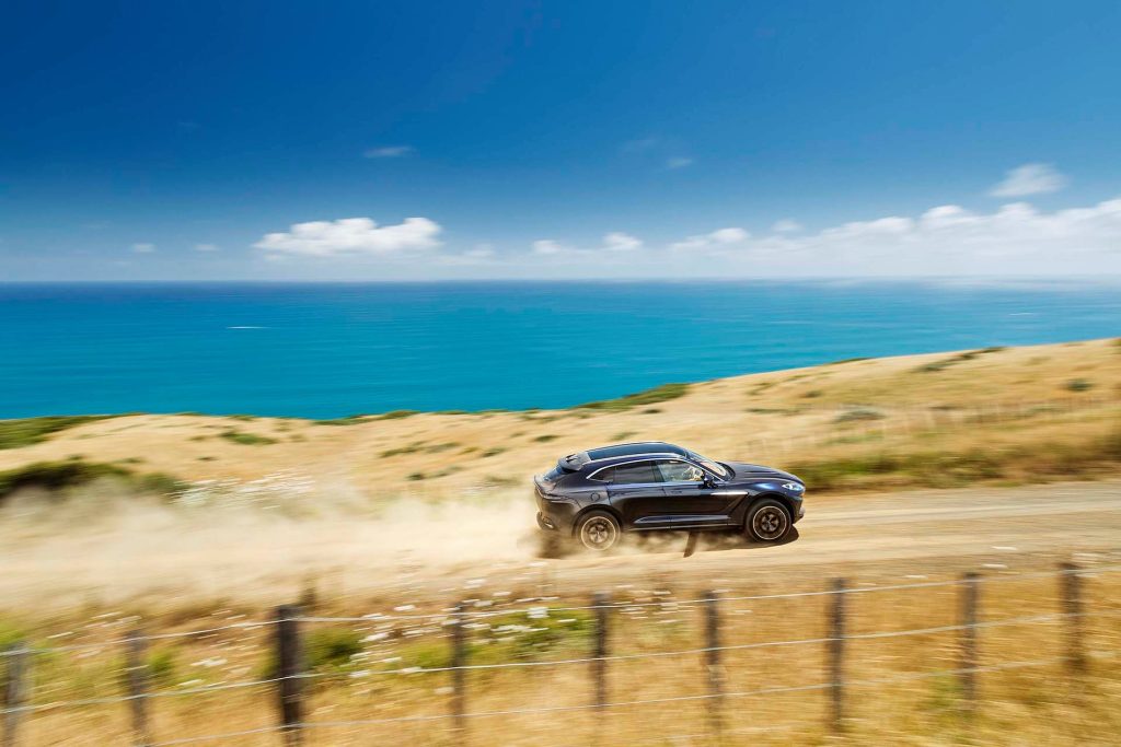 Aston Martin DBX 707