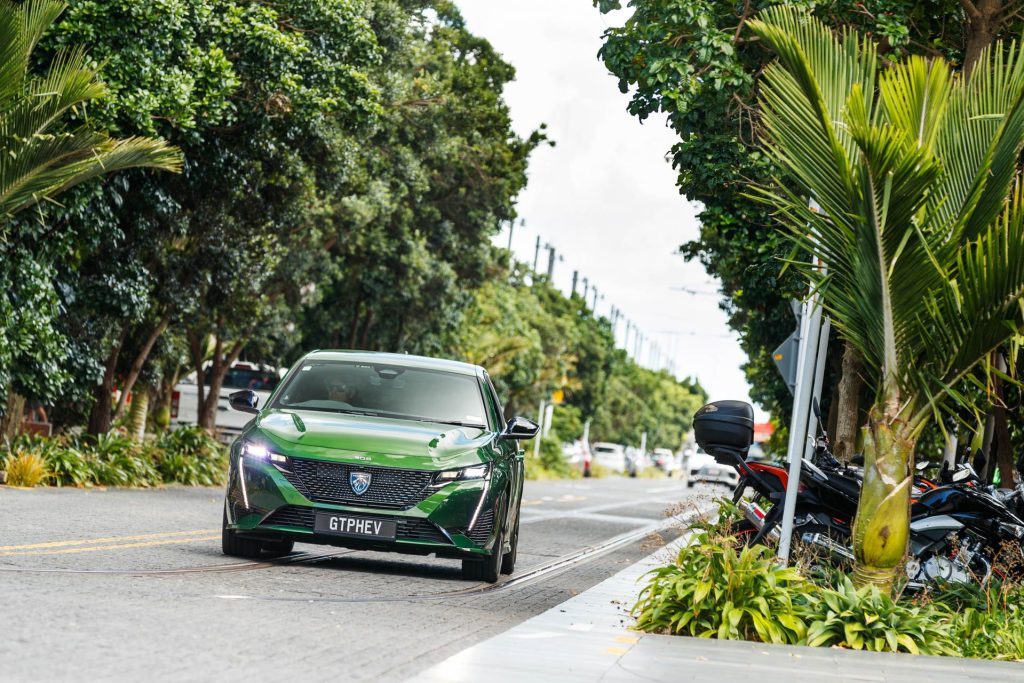 Peugeot 308 GT Hybrid