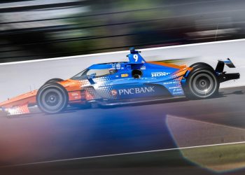 IndyCar racing on Indianapolis track
