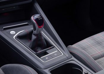 Volkswagen Golf manual shifter