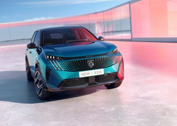 Peugeot E-3008 front view