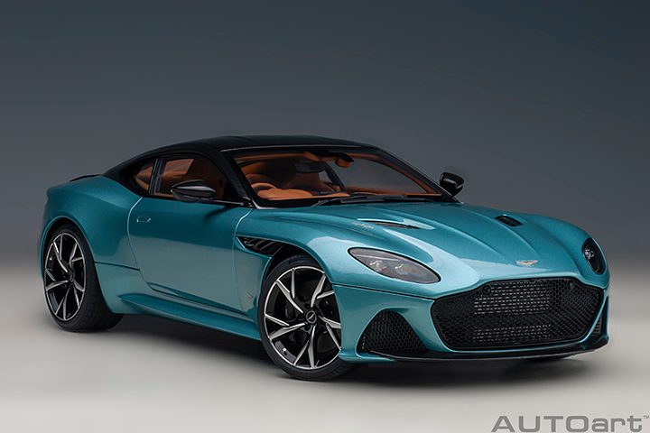 1/18 Aston Martin DBS Superleggera Blue