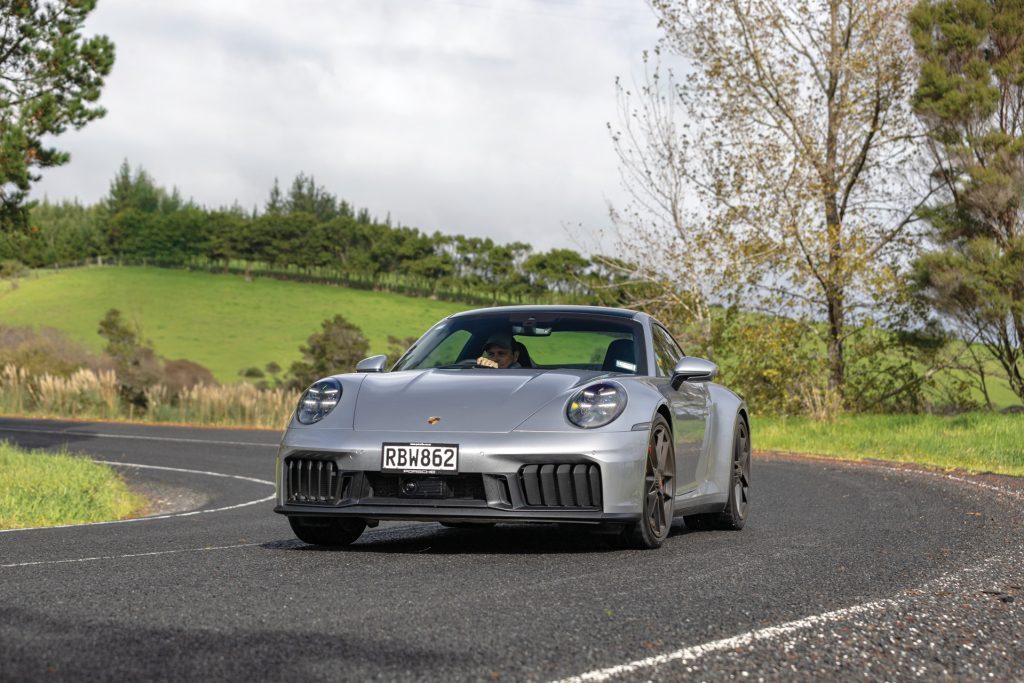 Porsche 911 Carrera 4 GTS
