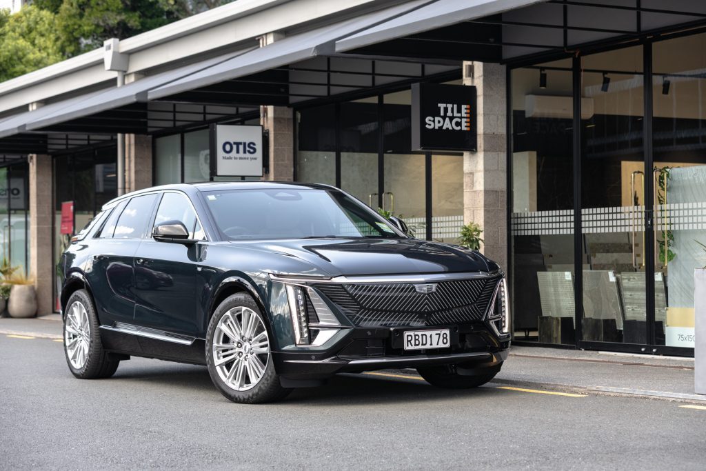 Cadillac Lyric Luxury AWD