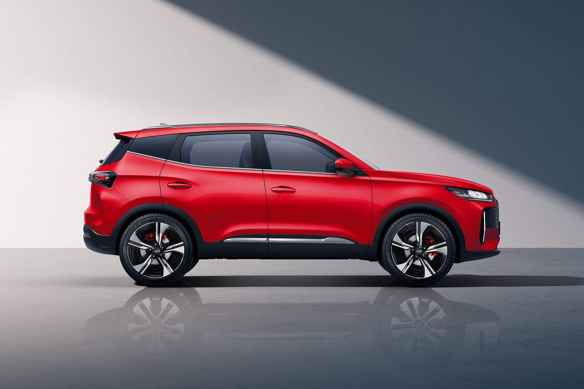 Chery Tiggo 4 on a white background