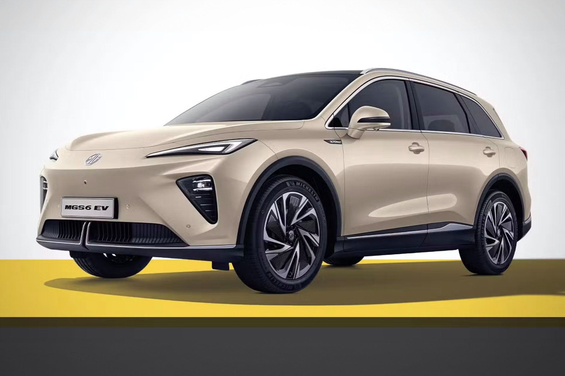 MG S6 on yellow and white back drop