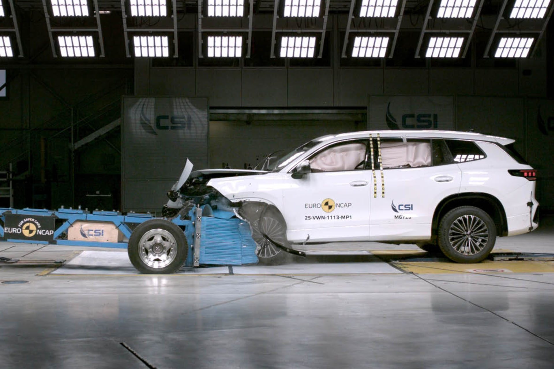 VW Tayon in white crashing