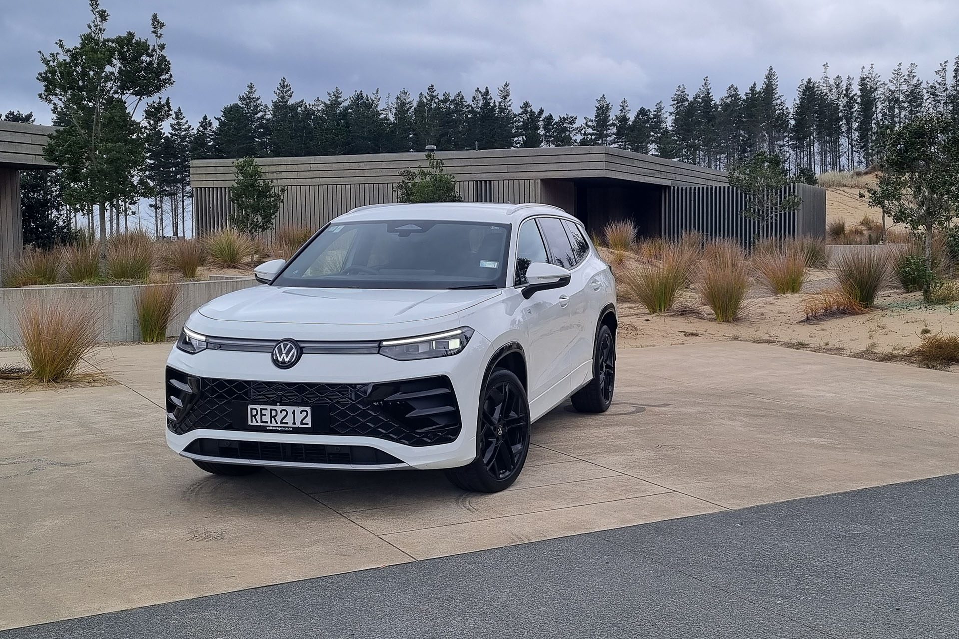 White VW Tayron on concrete