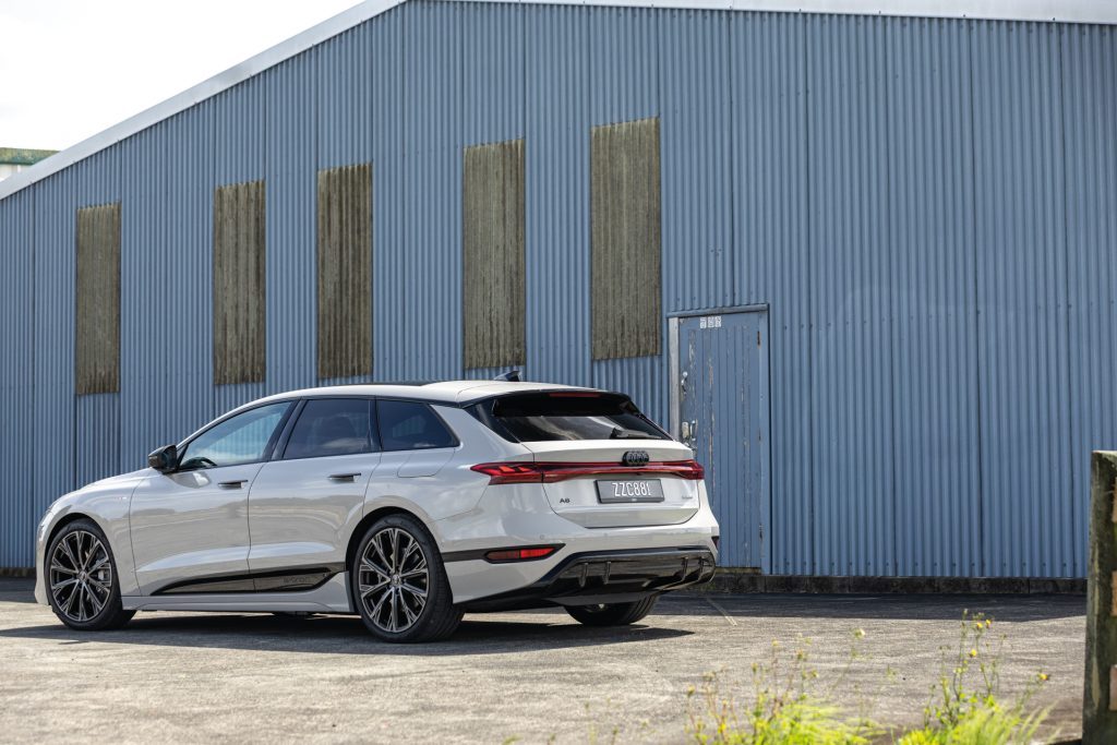 Audi A6 Avant e-tron S line quattro