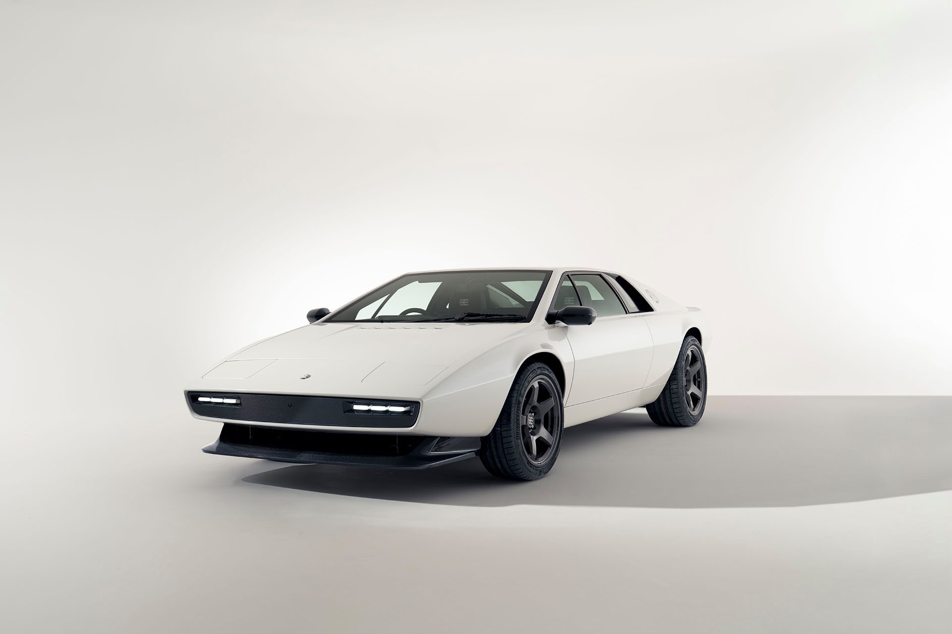 Lotus Espirit Encor in white
